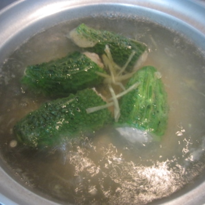 「台湾風 ゴーヤの肉詰めスープ」